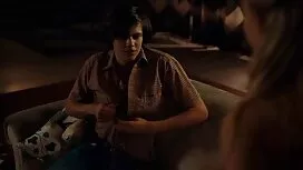 叔母は癌で身を乗り出し、バルコニーに彼女 ...