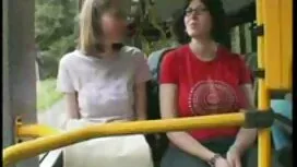 雌犬にピンクの屋外ストッキングクソ 女性 ...