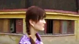 彼女の膝に吸い込まれたコックにカメラ ア ...