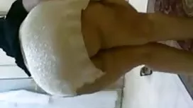 このアクティブなトレーナーは、静止した自 ...