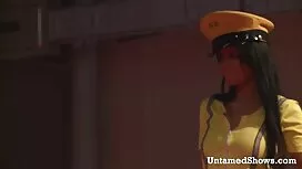 若いアスリートは漂流していた 女性 の  ...