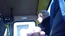 白雪姫は王子に矮星の前面を与えます アダ ...