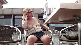 パリでの散歩の後の感情的なセックス 女性 ...