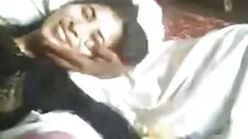 雌犬は台所で自慰行為をうめき声 無料 ア ...