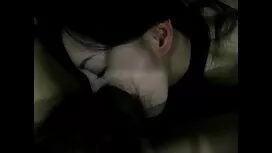 妻にカメラを与えます魚介類に滑ります エ ...