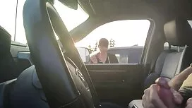 四つの若い男性くそのように泥棒と一緒に  ...